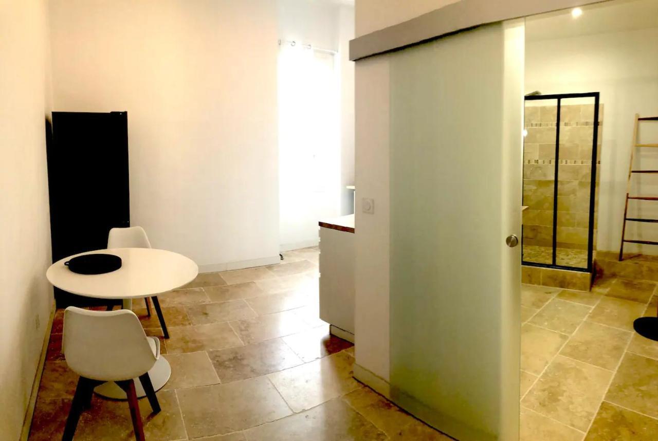 Nemausa Apartis Ним Екстериор снимка