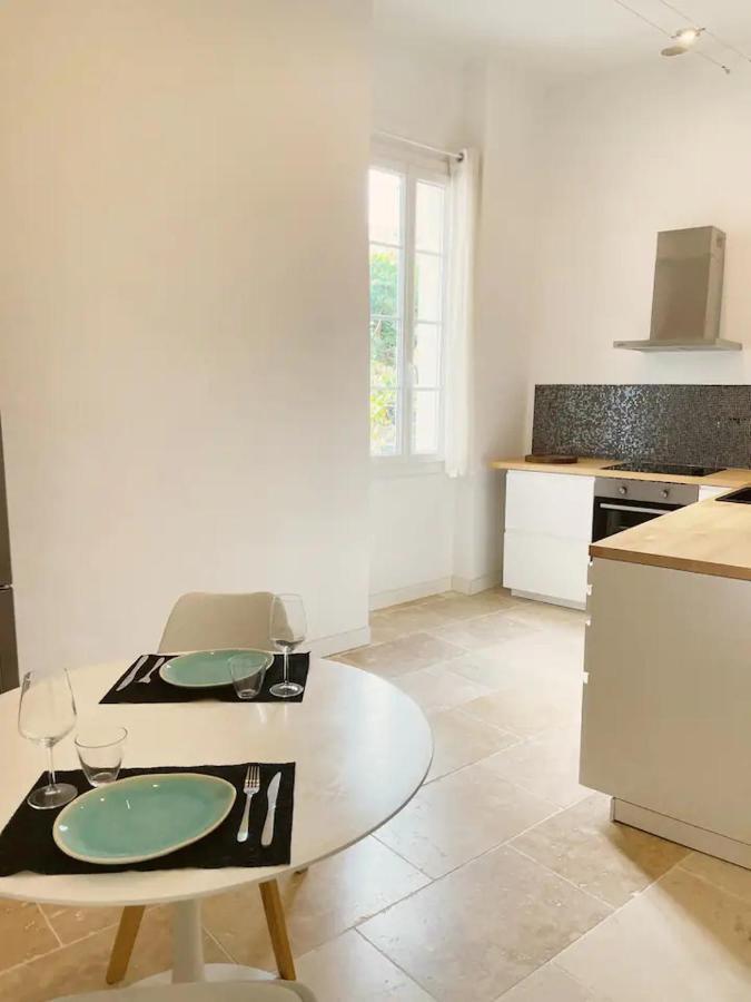 Nemausa Apartis Ним Екстериор снимка