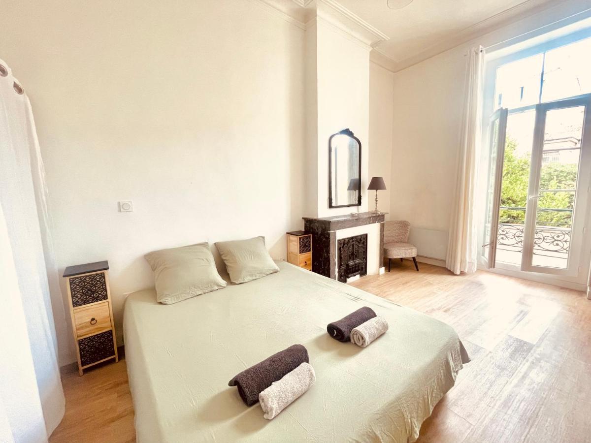 Nemausa Apartis Ним Екстериор снимка